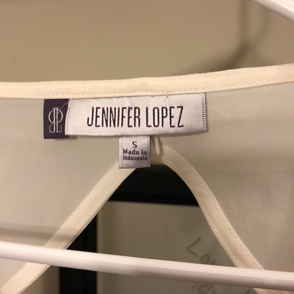 White blouse - Picture 3 of 4